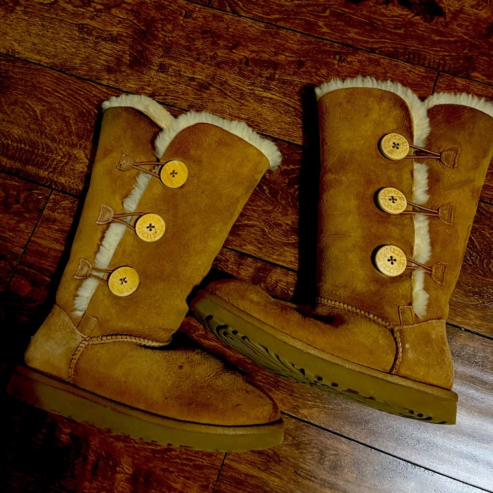 Ugg boots size 7! Great shape and very warm!!!